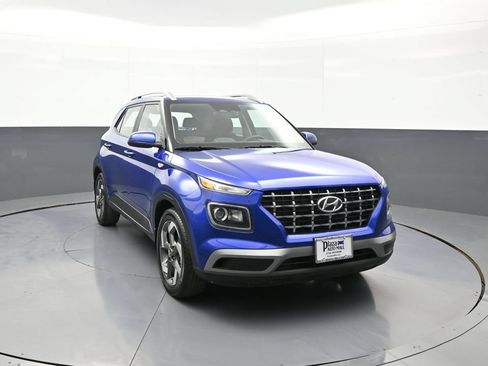 Certified 2023 Hyundai Venue SEL w/ Cargo Package FWD image 3