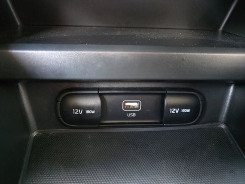 Certified 2025 Kia Soul LX w/ LX Technology Package FWD image 19