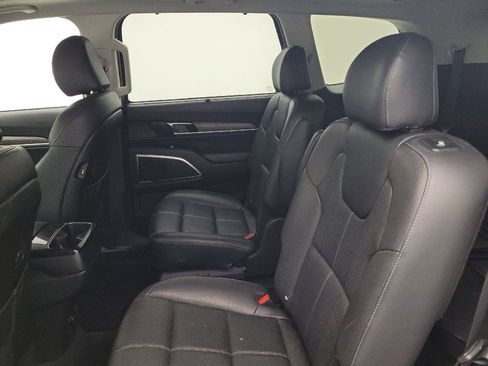 Used 2020 Kia Telluride SX w/ Towing Package FWD image 18