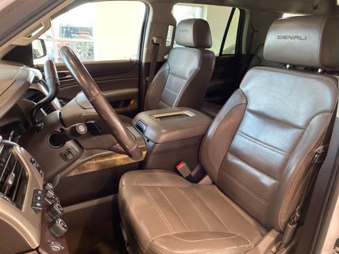 Used 2016 GMC Yukon Denali w/ Open Road Package image 11