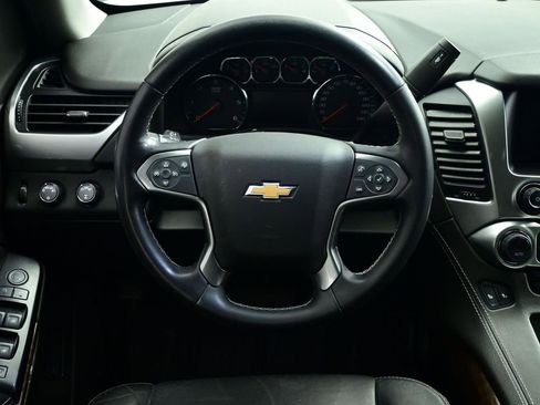 Used 2020 Chevrolet Suburban LT image 34