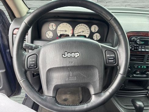 Used 2004 Jeep Grand Cherokee Limited w/ Cold Weather Group image 12