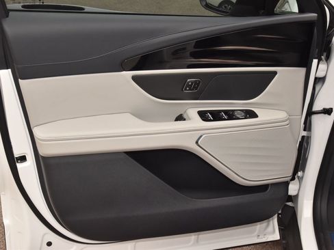 New 2026 Lincoln Nautilus Premier image 42