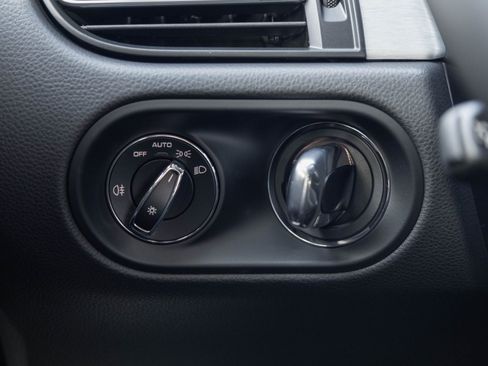 New 2026 Porsche Macan image 17