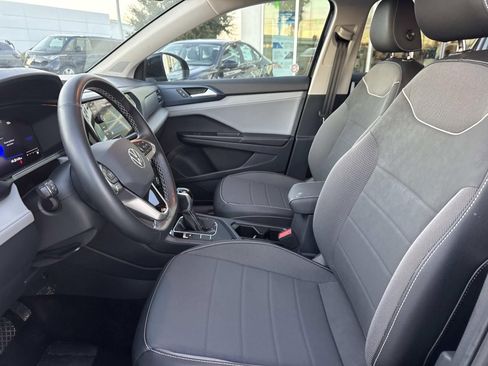 Used 2024 Volkswagen Taos SE image 15