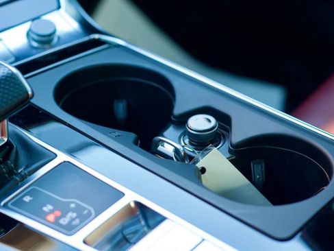 Used 2022 Audi S6 Premium Plus image 21