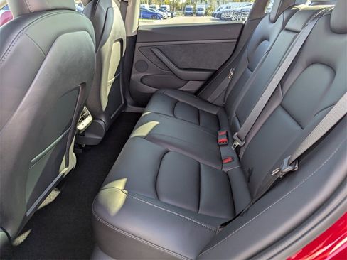 Used 2022 Tesla Model 3 Standard Range image 17