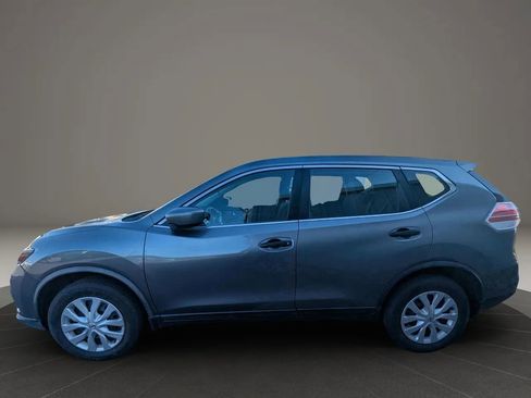 Used 2016 Nissan Rogue S image 2