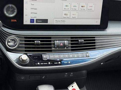 Used 2023 Lexus LS 500 AWD w/ Interior Upgrade Package image 18