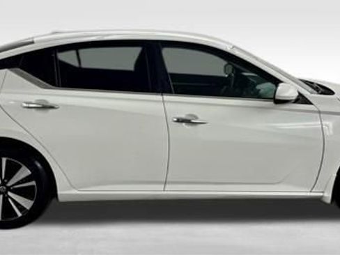 Used 2022 Nissan Altima 2.5 SV image 10