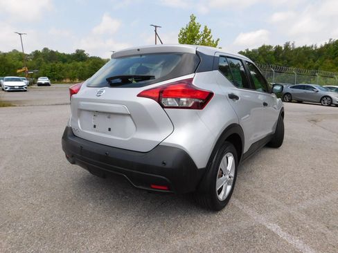Used 2020 Nissan Kicks S FWD image 4