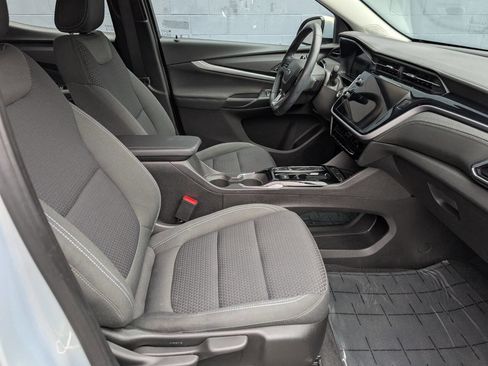 Used 2023 Chevrolet Bolt EUV LT w/ Comfort Package FWD image 8