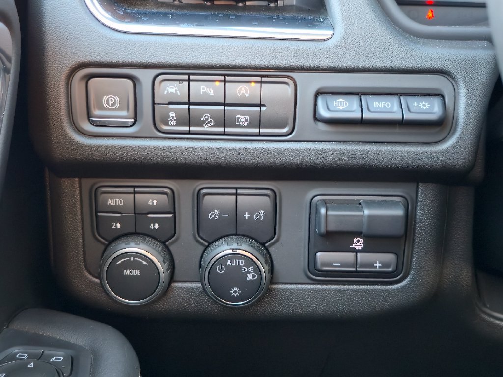 Certified 2023 Chevrolet Tahoe Premier AWD/4WD image 19