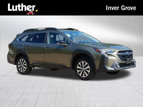 Used 2024 Subaru Outback Premium AWD/4WD image 1