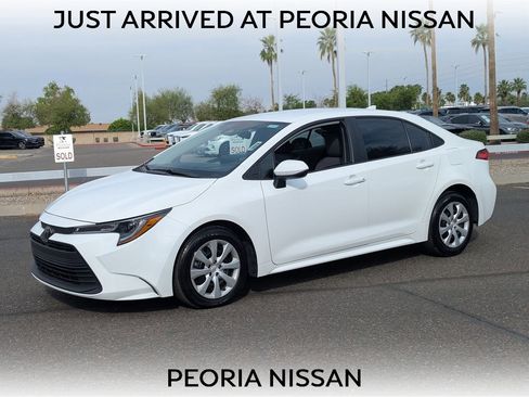 Used 2024 Toyota Corolla LE image 1