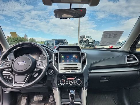 Used 2020 Subaru Forester Limited image 3