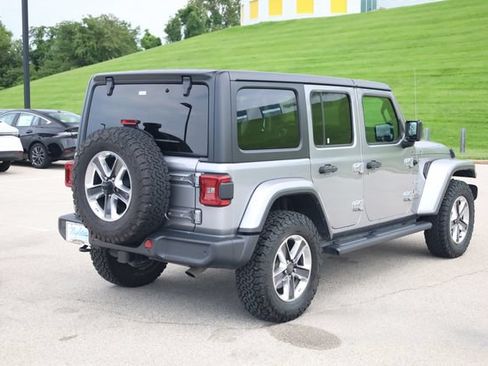 Used 2019 Jeep Wrangler Unlimited Sahara w/ Safety Group AWD/4WD image 5