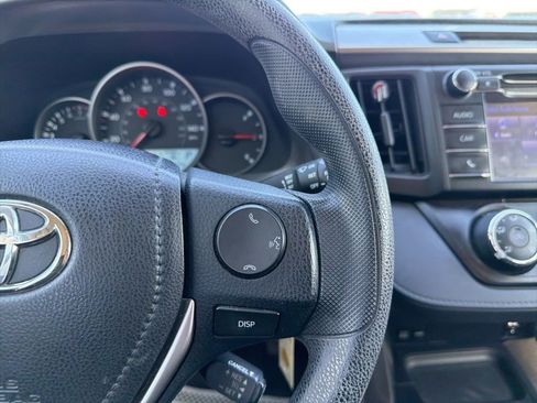 Used 2016 Toyota RAV4 LE image 13