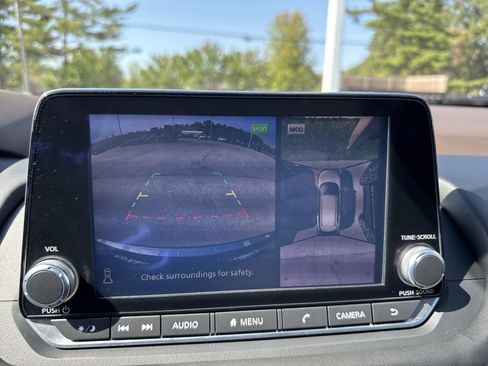 Used 2021 Nissan Rogue SL image 26