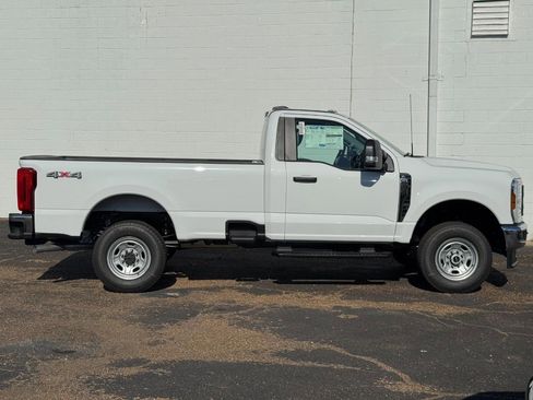 New 2026 Ford F250 XL w/ XL Chrome Package image 2