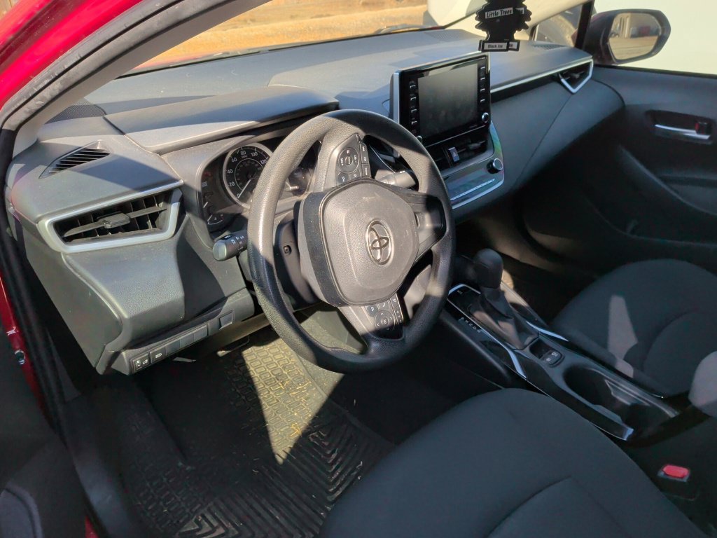 Used 2021 Toyota Corolla LE FWD image 9