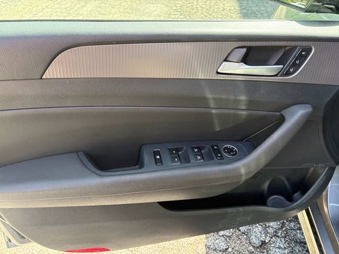 Used 2018 Hyundai Sonata Limited w/ Cargo Package FWD image 13