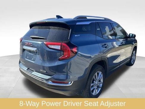 Used 2024 GMC Terrain SLT image 9