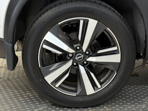 Used 2023 Nissan Rogue SL w/ SL Premium Package image 8