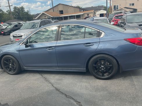 Used 2017 Subaru Legacy 3.6R Limited AWD/4WD image 5