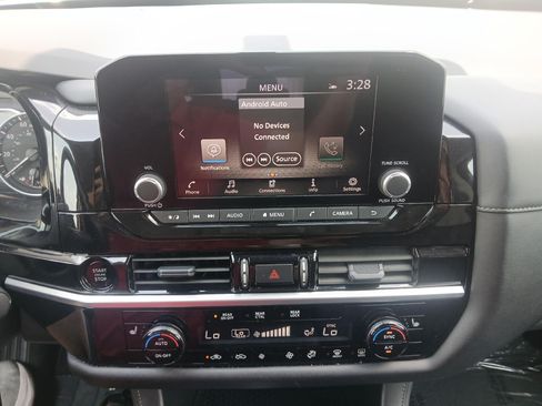 Used 2025 Nissan Pathfinder SV FWD image 30