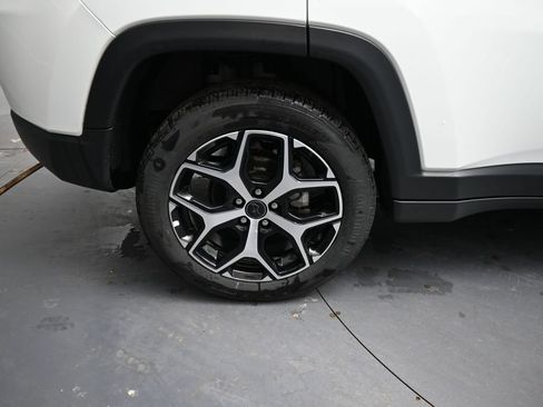 Used 2025 Jeep Compass Limited AWD/4WD image 15