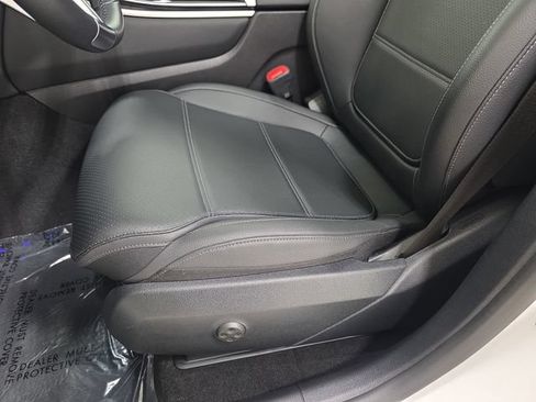 Used 2025 Mercedes-Benz GLC 300 4MATIC image 29