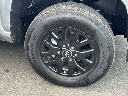 Used 2025 Toyota Tacoma SR5 image 4