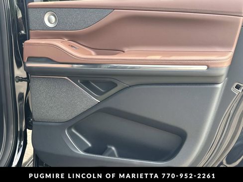 New 2026 Lincoln Navigator L Reserve AWD/4WD image 16