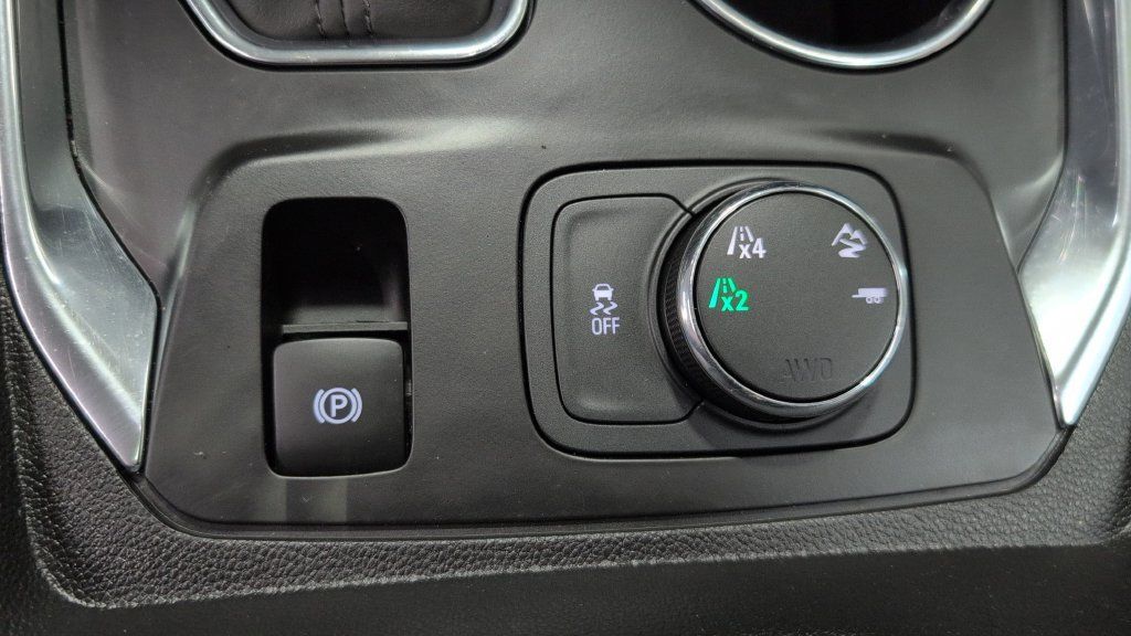Used 2019 Chevrolet Traverse LT w/ LPO, Black Accent Package AWD/4WD image 16