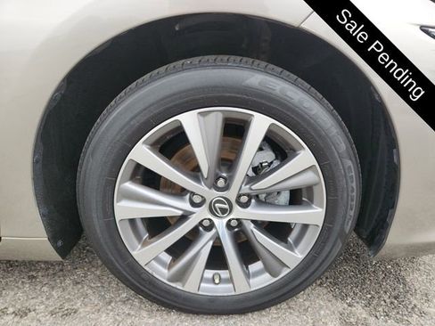 Used 2020 Lexus ES 350 w/ Premium Package image 19