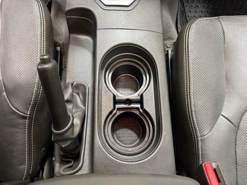 Used 2020 Nissan Frontier PRO-4X w/ Pro-4x Utility Package image 13