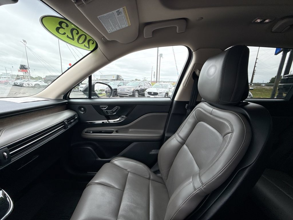 Used 2023 Lincoln Corsair Reserve w/ Equipment Group 202A AWD/4WD image 32