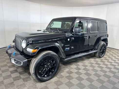 Used 2023 Jeep Wrangler Unlimited Sahara w/ Cold Weather Group image 7