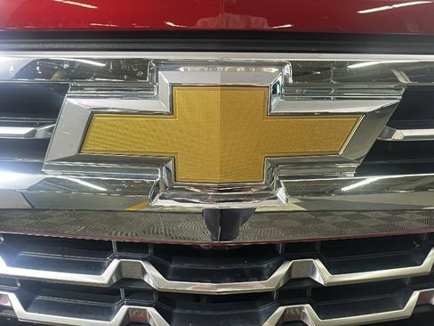 Used 2022 Chevrolet Silverado 1500 LTZ w/ LTZ Premium Package AWD/4WD image 10