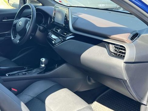 Used 2019 Toyota C-HR Limited FWD image 23