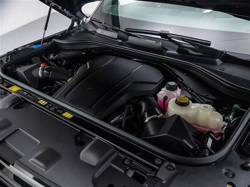 New 2026 Land Rover Range Rover SV AWD/4WD image 11
