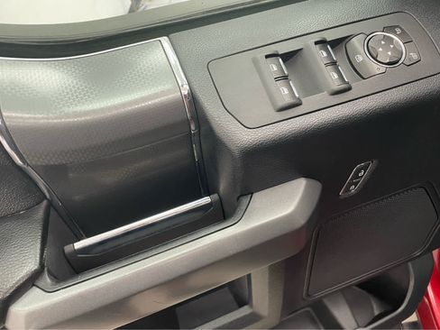 Used 2015 Ford F150 XLT w/ Equipment Group 302A Luxury AWD/4WD image 9