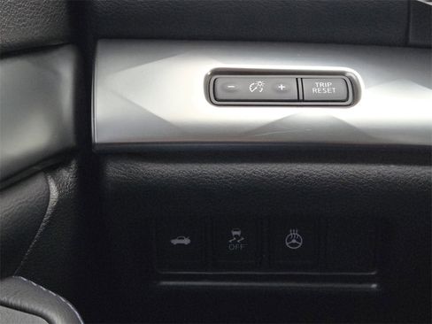 Used 2018 Nissan Maxima SR image 23