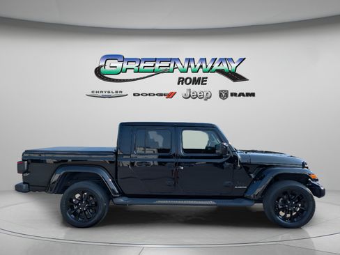 Used 2021 Jeep Gladiator Overland AWD/4WD image 7