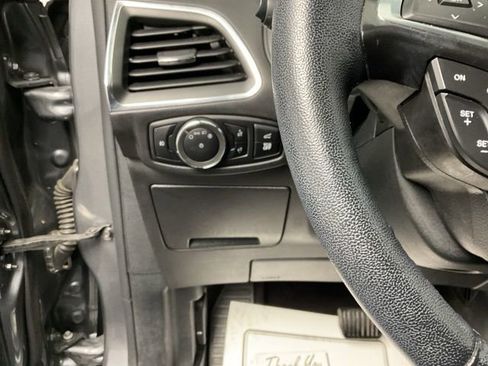 Used 2024 Ford Edge Titanium image 15