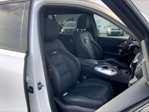 Used 2025 Mercedes-Benz GLS 63 AMG 4MATIC image 8