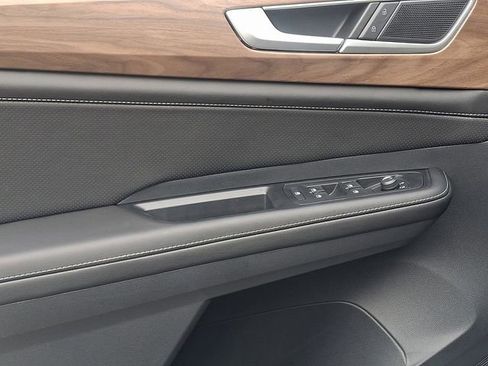 New 2026 Volkswagen Atlas SE image 9