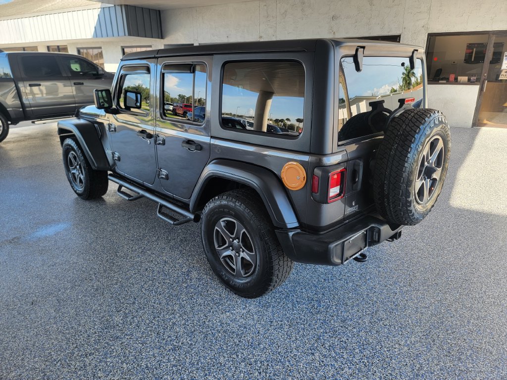 Used 2018 Jeep Wrangler Unlimited Sport S AWD/4WD image 3