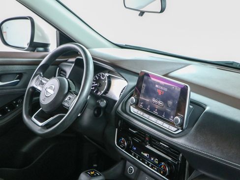 Used 2022 Nissan Rogue SV FWD image 25